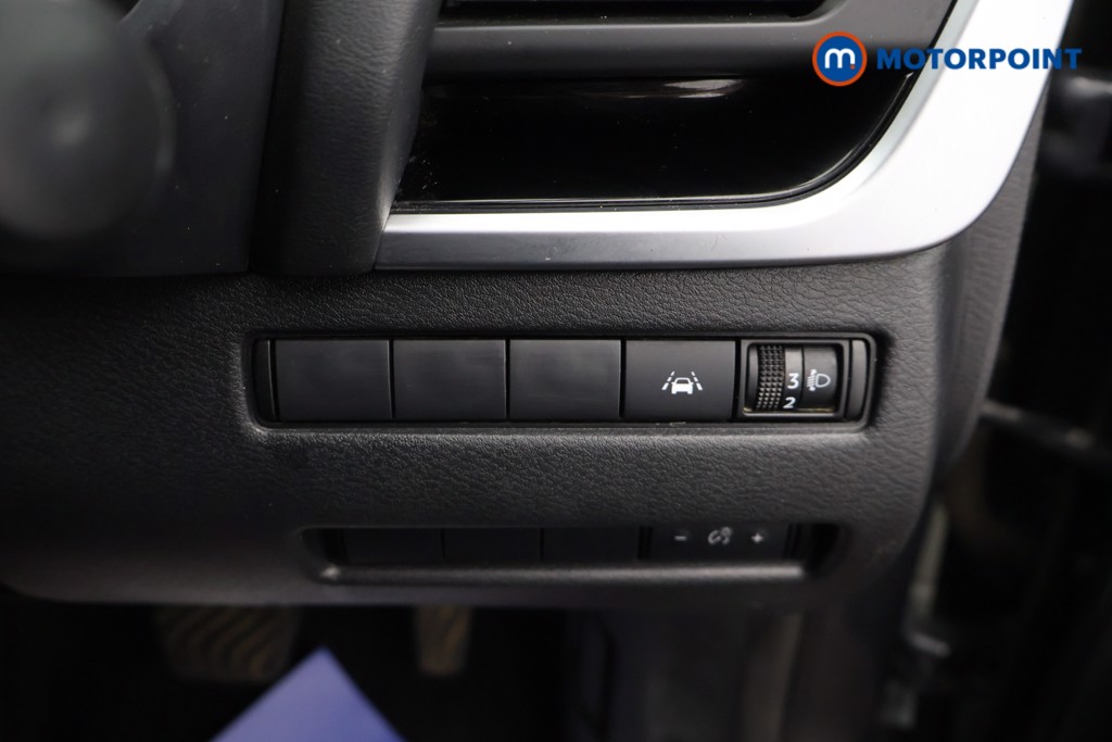 Nissan Qashqai N-Connecta Automatic Petrol-Electric Hybrid SUV - Stock Number (1658491) - 11th supplementary image