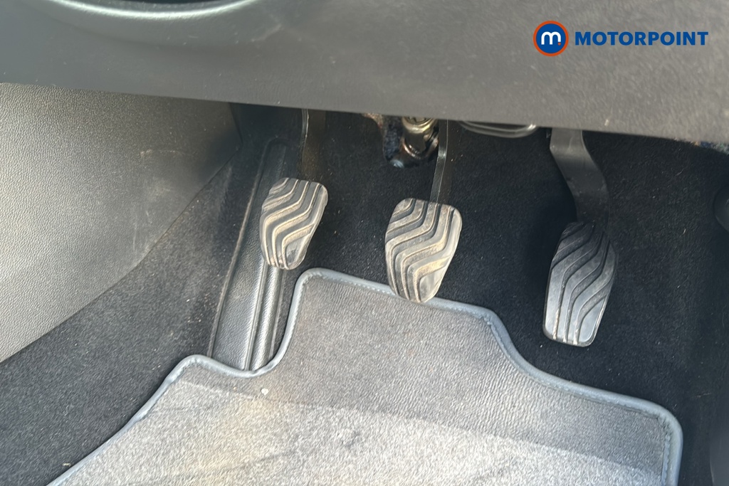 Renault Clio Evolution Manual Petrol Hatchback - Stock Number (1662809) - 24th supplementary image