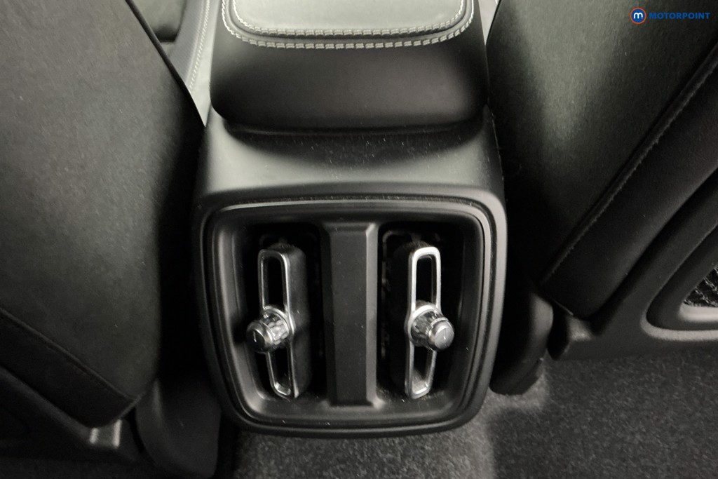 Volvo Xc40 R Design Pro Automatic Petrol SUV - Stock Number (1664113) - 10th supplementary image