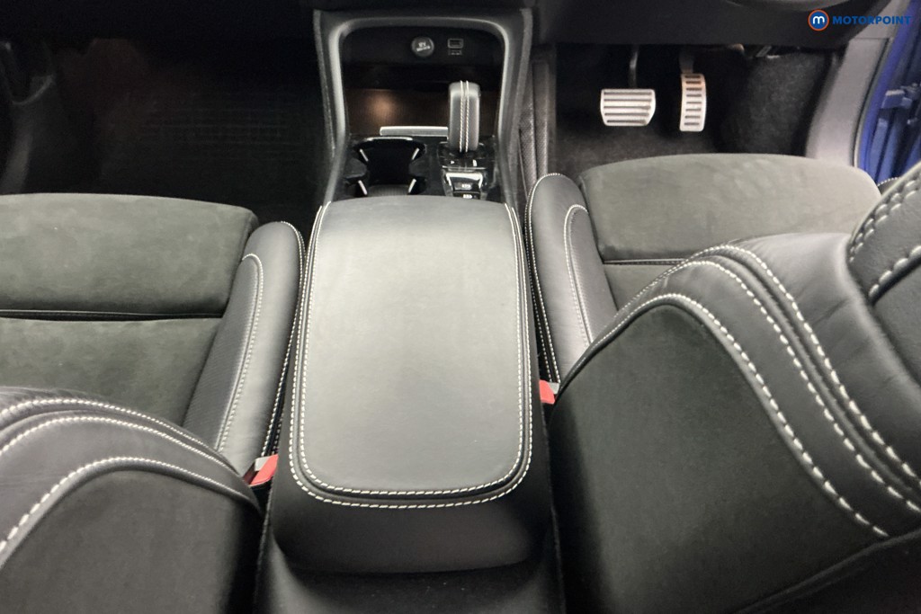 Volvo Xc40 R Design Pro Automatic Petrol SUV - Stock Number (1664113) - 11th supplementary image