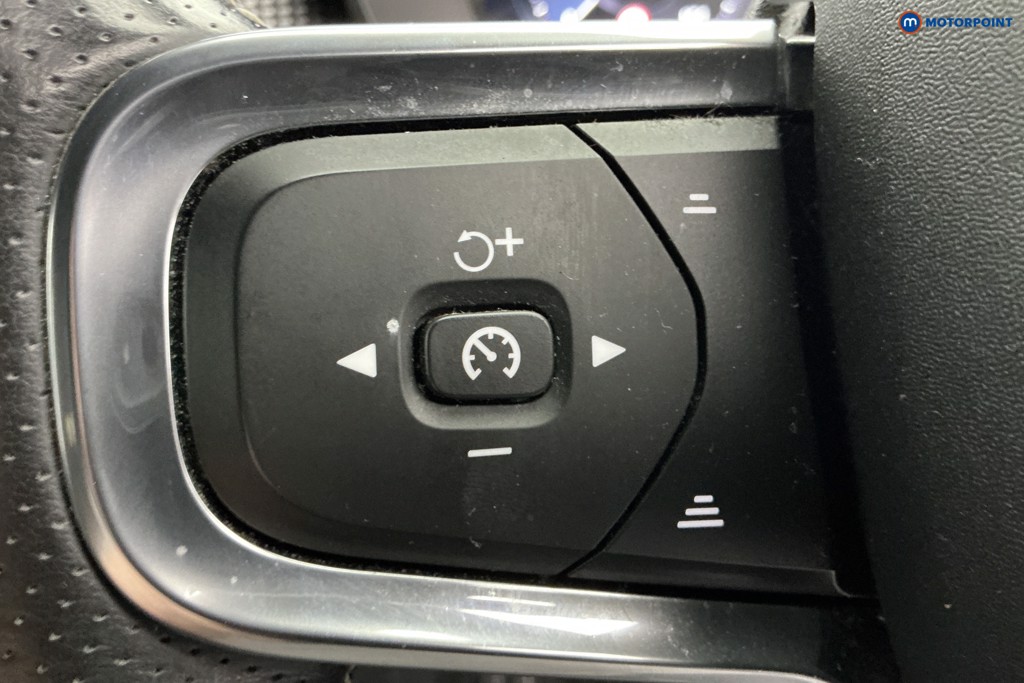 Volvo Xc40 R Design Pro Automatic Petrol SUV - Stock Number (1664113) - 19th supplementary image