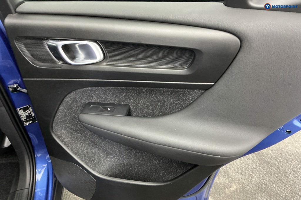 Volvo Xc40 R Design Pro Automatic Petrol SUV - Stock Number (1664113) - 25th supplementary image