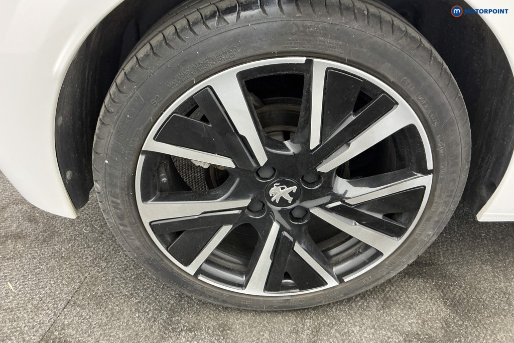 Peugeot 208 Allure Premium Manual Petrol Hatchback - Stock Number (1664610) - 33rd supplementary image
