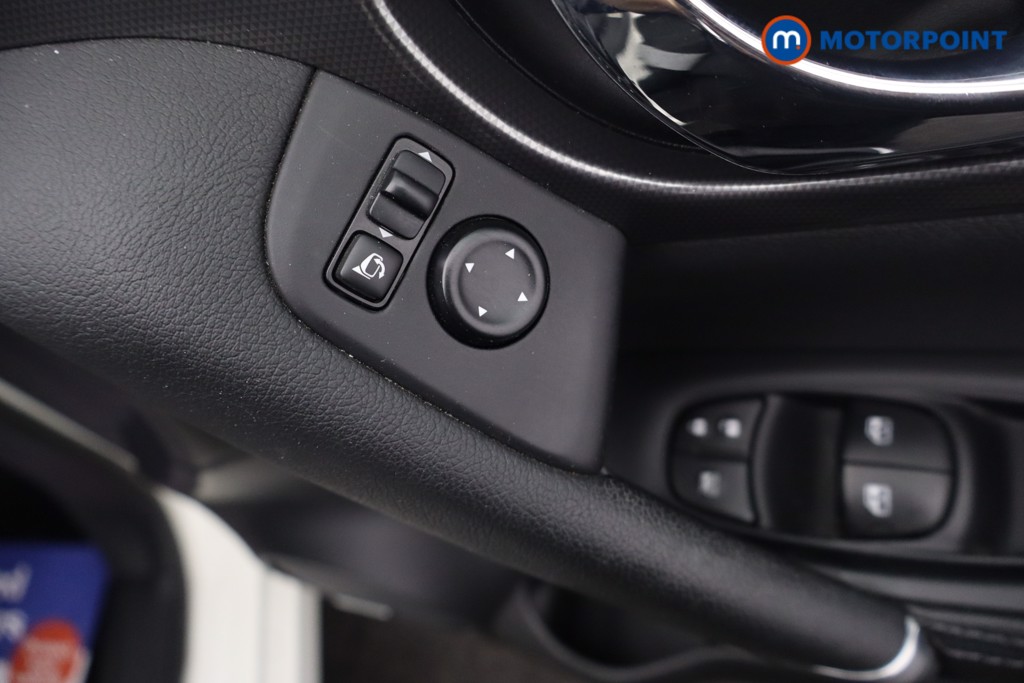 Nissan Qashqai Tekna Automatic Petrol SUV - Stock Number (1665320) - 23rd supplementary image