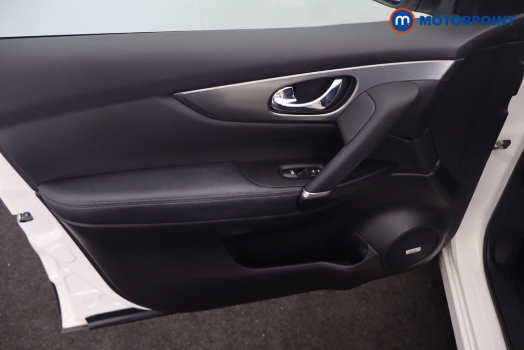 Nissan Qashqai Tekna Automatic Petrol SUV - Stock Number (1665320) - 32nd supplementary image