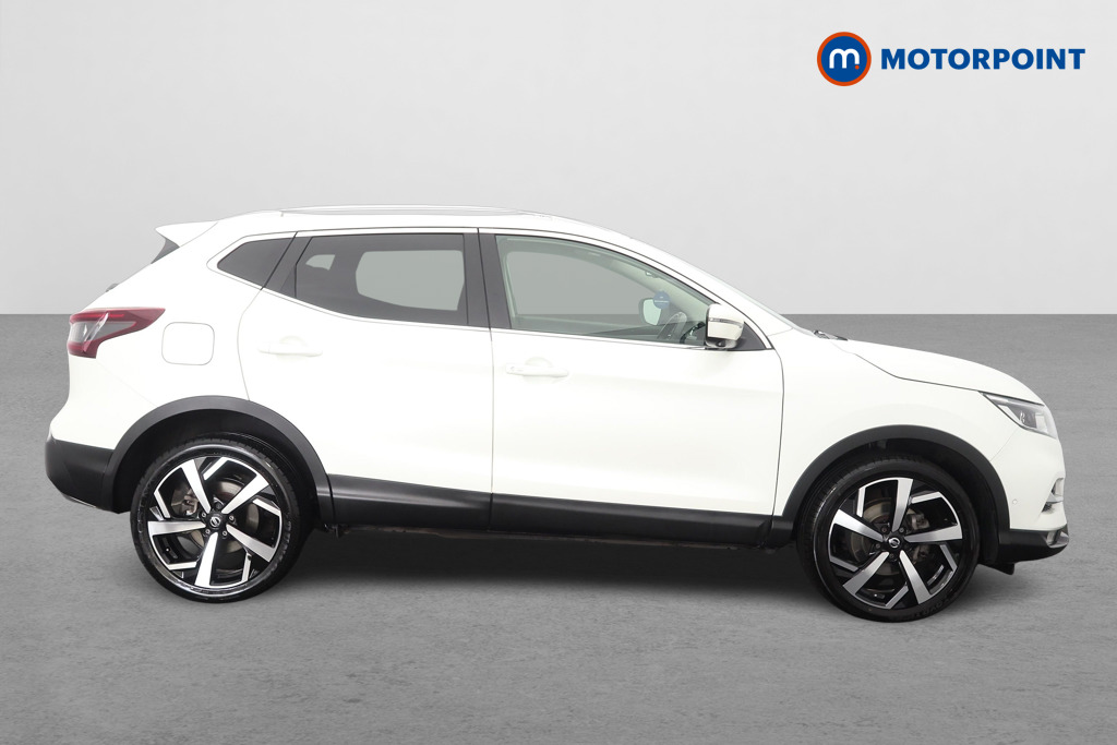 Nissan Qashqai Tekna Automatic Petrol SUV - Stock Number (1665320) - Drivers side
