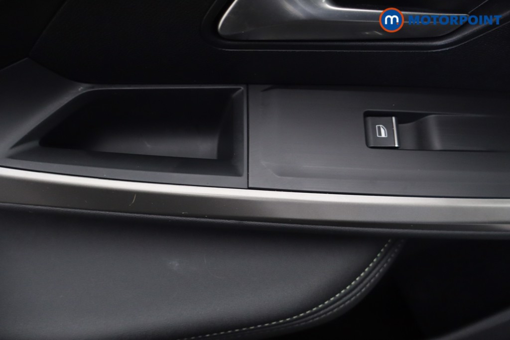 Peugeot 5008 GT Automatic Electric SUV - Stock Number (1666946) - 41st supplementary image
