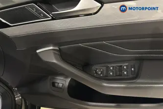 Volkswagen Passat SEL Automatic Diesel Saloon - Stock Number (1667067) - 19th supplementary image