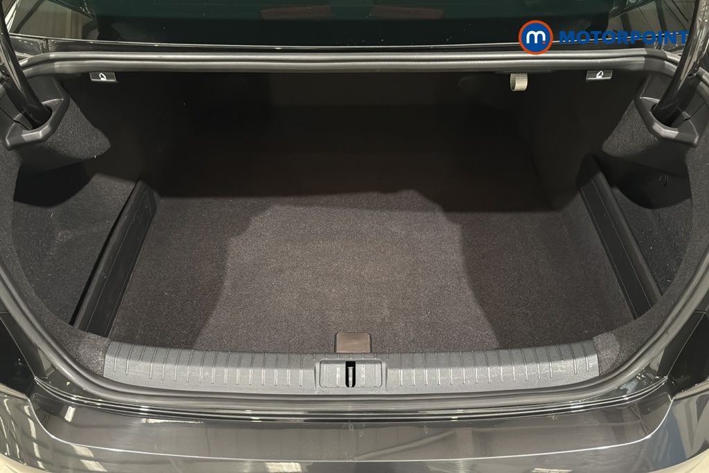 Volkswagen Passat SEL Automatic Diesel Saloon - Stock Number (1667067) - 30th supplementary image