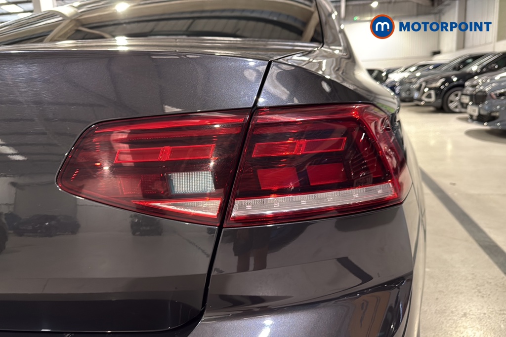 Volkswagen Passat SEL Automatic Diesel Saloon - Stock Number (1667067) - 36th supplementary image