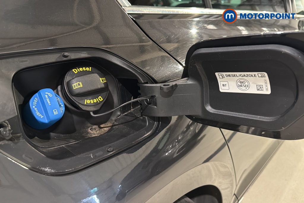 Volkswagen Passat SEL Automatic Diesel Saloon - Stock Number (1667067) - 41st supplementary image