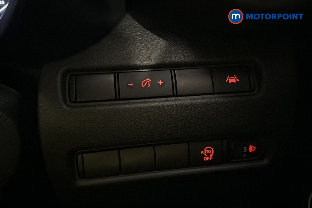 Nissan Juke N-Connecta Automatic Petrol SUV - Stock Number (1668618) - 11th supplementary image