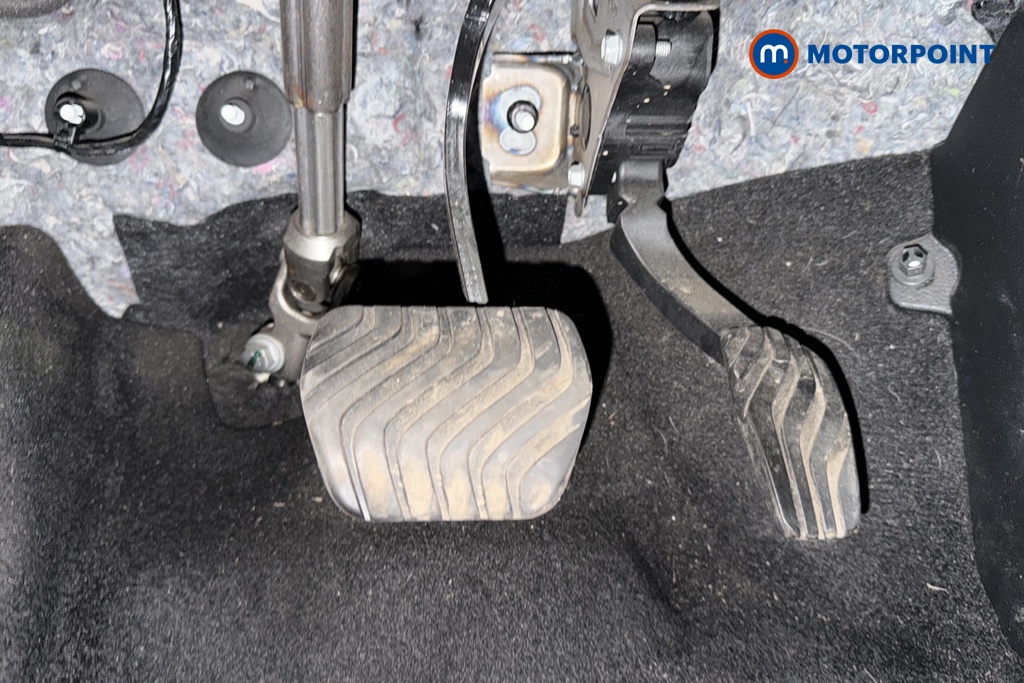 Nissan Juke N-Connecta Automatic Petrol SUV - Stock Number (1668618) - 24th supplementary image