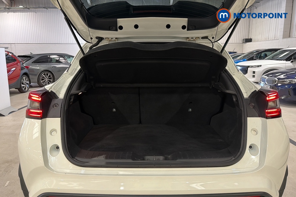 Nissan Juke N-Connecta Automatic Petrol SUV - Stock Number (1668618) - 30th supplementary image