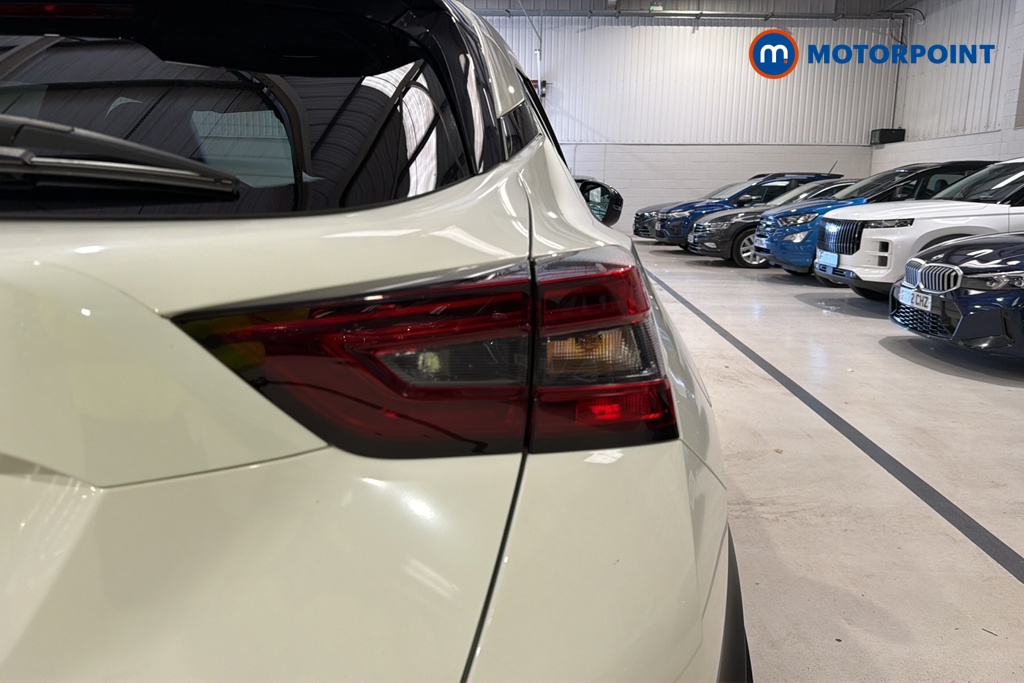 Nissan Juke N-Connecta Automatic Petrol SUV - Stock Number (1668618) - 36th supplementary image