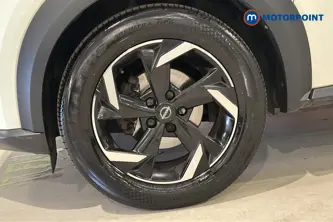 Nissan Juke N-Connecta Automatic Petrol SUV - Stock Number (1668618) - 44th supplementary image