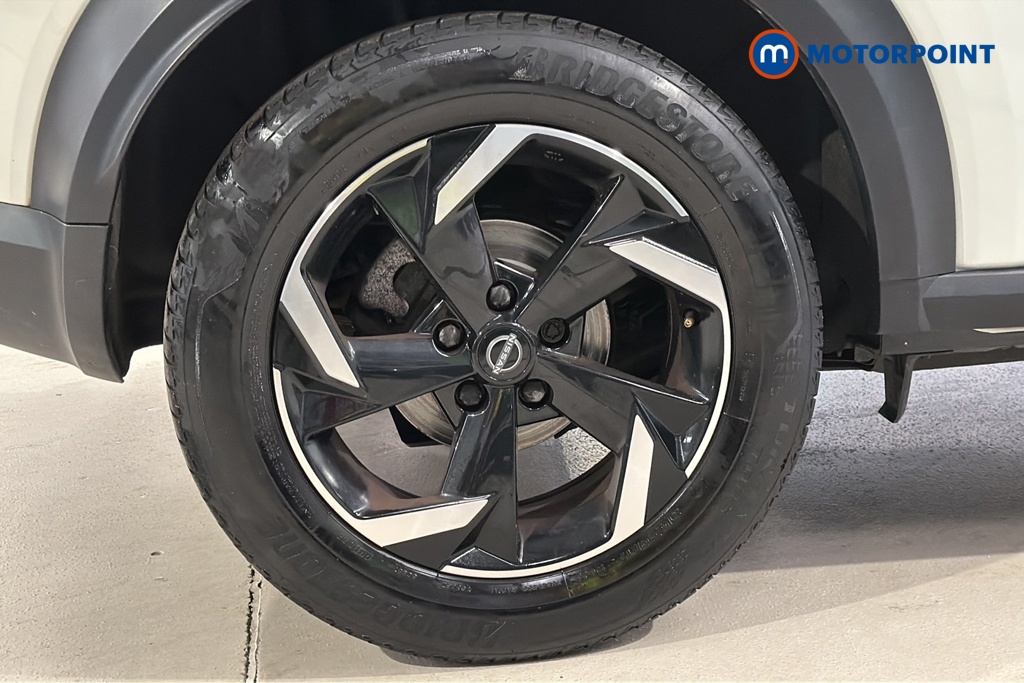 Nissan Juke N-Connecta Automatic Petrol SUV - Stock Number (1668618) - 46th supplementary image