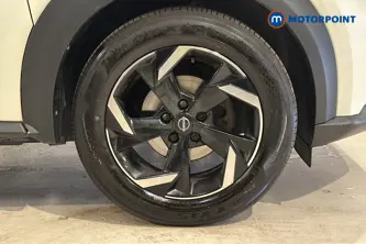 Nissan Juke N-Connecta Automatic Petrol SUV - Stock Number (1668618) - 47th supplementary image