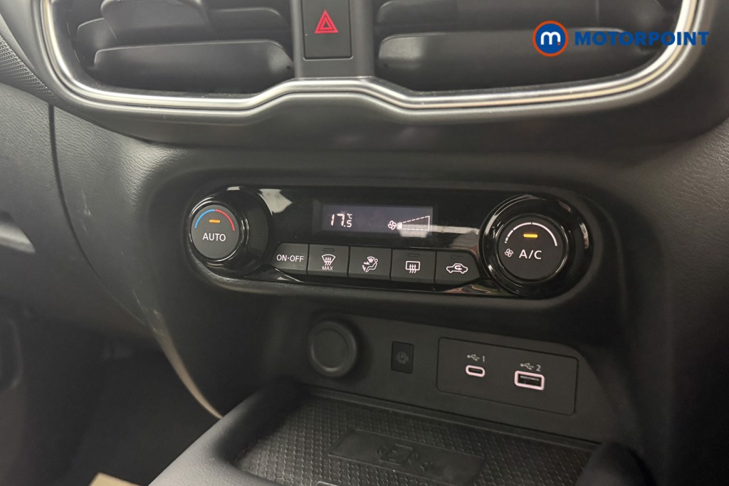 Nissan Juke N-Connecta Automatic Petrol SUV - Stock Number (1669303) - 13th supplementary image