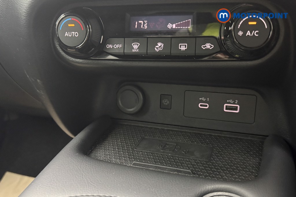 Nissan Juke N-Connecta Automatic Petrol SUV - Stock Number (1669303) - 14th supplementary image