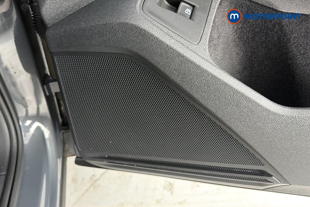 Volkswagen Tiguan R-Line Automatic Petrol Plug-In Hybrid SUV - Stock Number (1670706) - 21st supplementary image