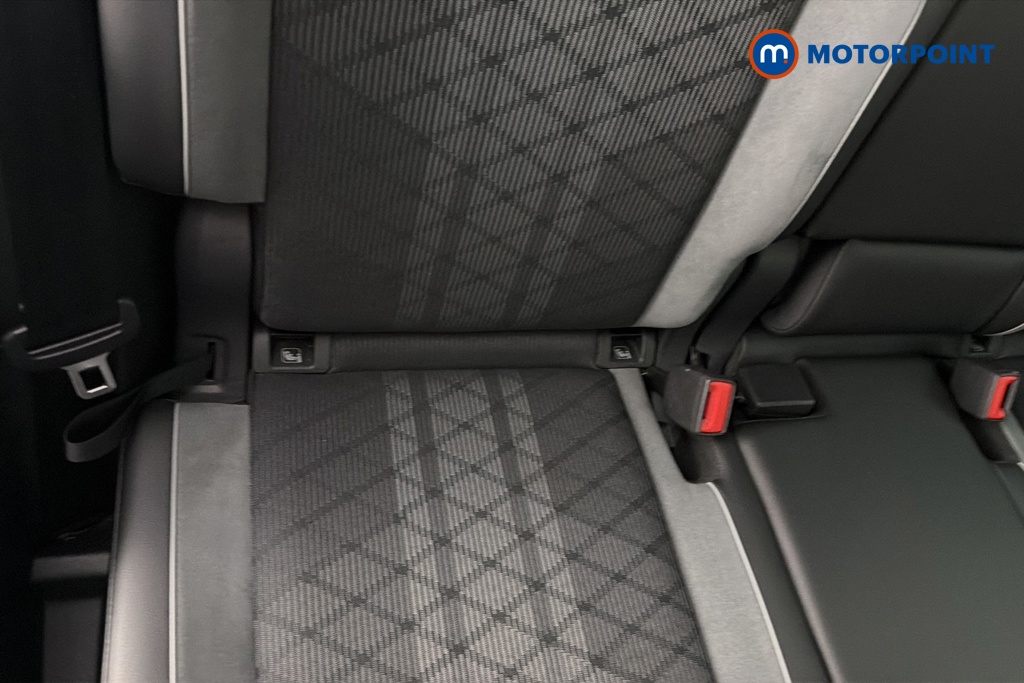 Volkswagen Tiguan R-Line Automatic Petrol Plug-In Hybrid SUV - Stock Number (1670706) - 27th supplementary image