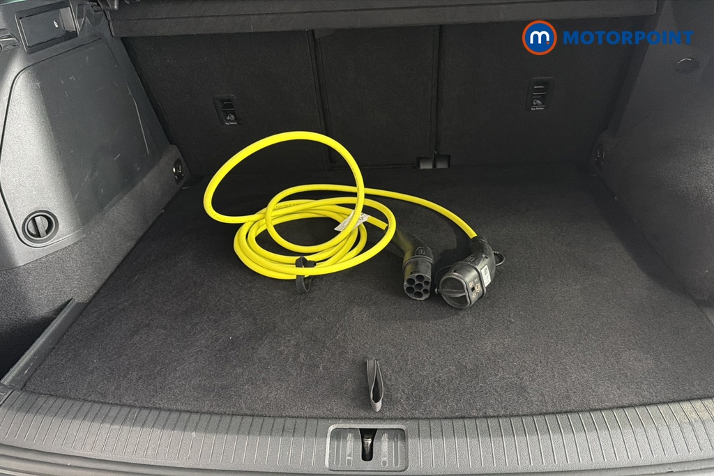 Volkswagen Tiguan R-Line Automatic Petrol Plug-In Hybrid SUV - Stock Number (1670706) - 34th supplementary image