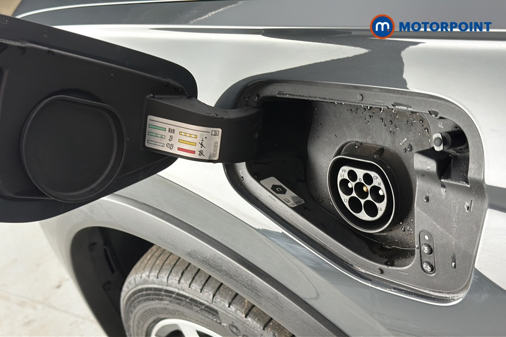 Volkswagen Tiguan R-Line Automatic Petrol Plug-In Hybrid SUV - Stock Number (1670706) - 40th supplementary image