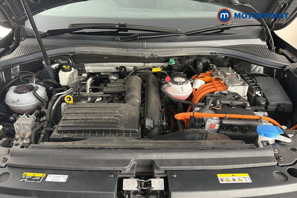 Volkswagen Tiguan R-Line Automatic Petrol Plug-In Hybrid SUV - Stock Number (1670706) - 48th supplementary image