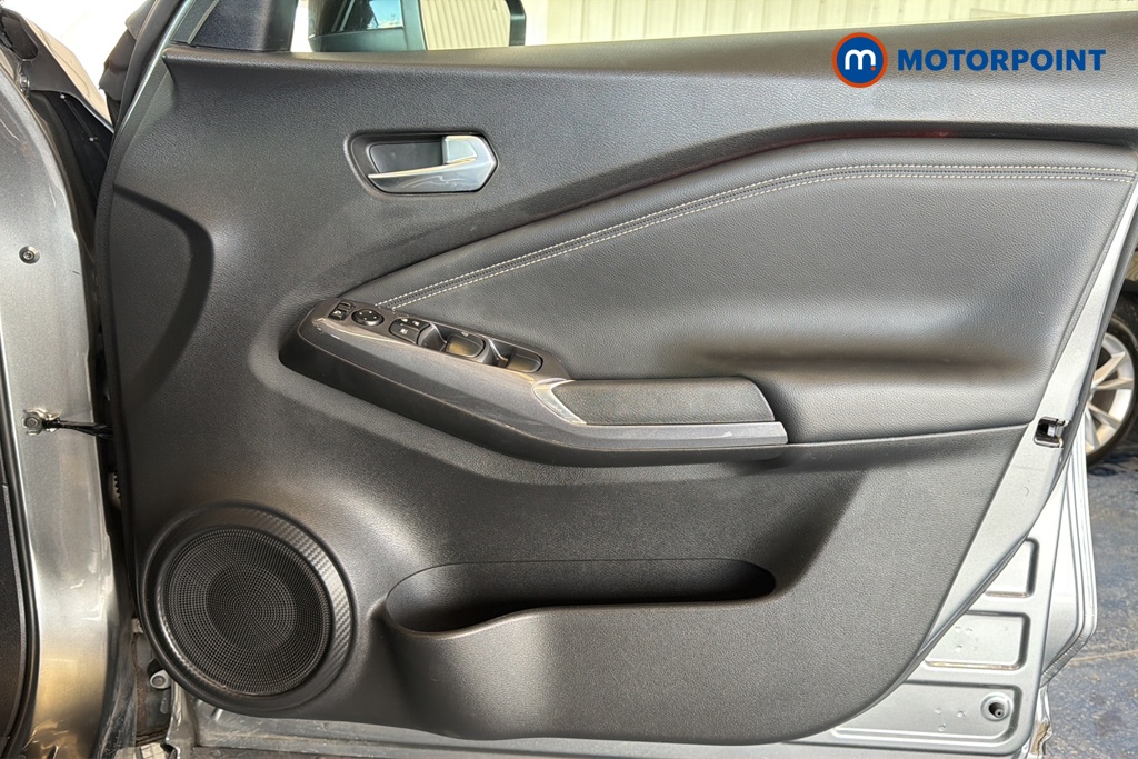 Nissan Juke Tekna Manual Petrol SUV - Stock Number (1670747) - 18th supplementary image
