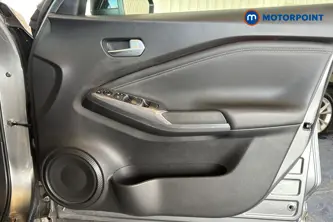 Nissan Juke Tekna Manual Petrol SUV - Stock Number (1670747) - 18th supplementary image
