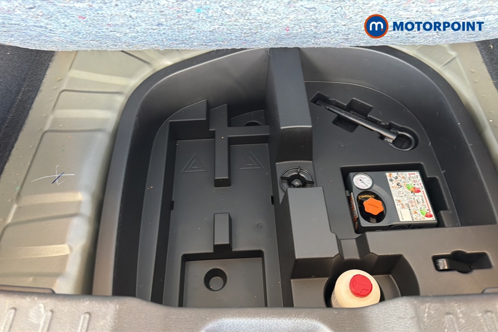 Nissan Juke Tekna Manual Petrol SUV - Stock Number (1670747) - 33rd supplementary image