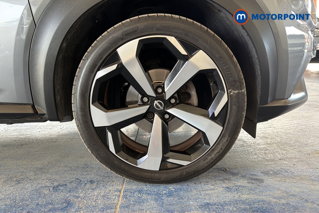 Nissan Juke Tekna Manual Petrol SUV - Stock Number (1670747) - 47th supplementary image