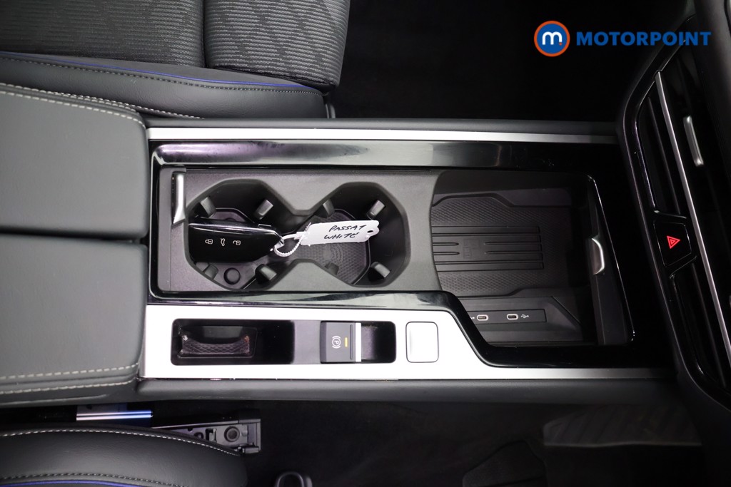 Volkswagen Passat R-Line Automatic Petrol Plug-In Hybrid Estate - Stock Number (1670947) - 13th supplementary image