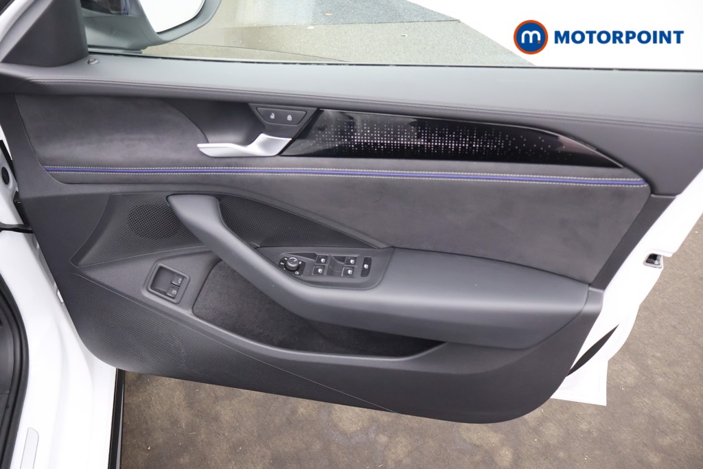 Volkswagen Passat R-Line Automatic Petrol Plug-In Hybrid Estate - Stock Number (1670947) - 19th supplementary image