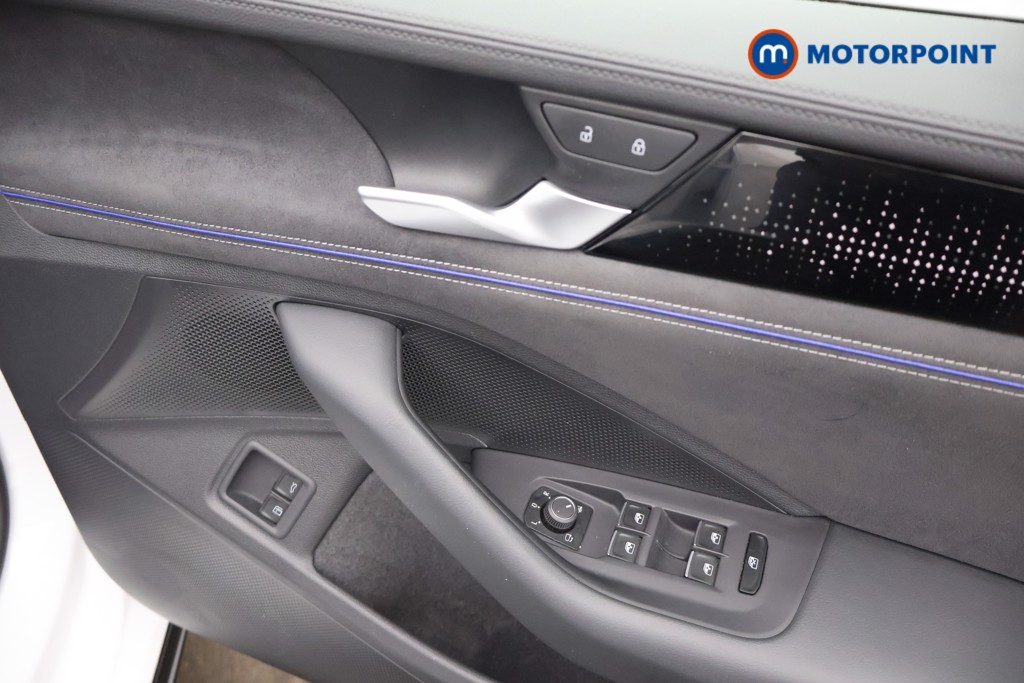 Volkswagen Passat R-Line Automatic Petrol Plug-In Hybrid Estate - Stock Number (1670947) - 20th supplementary image