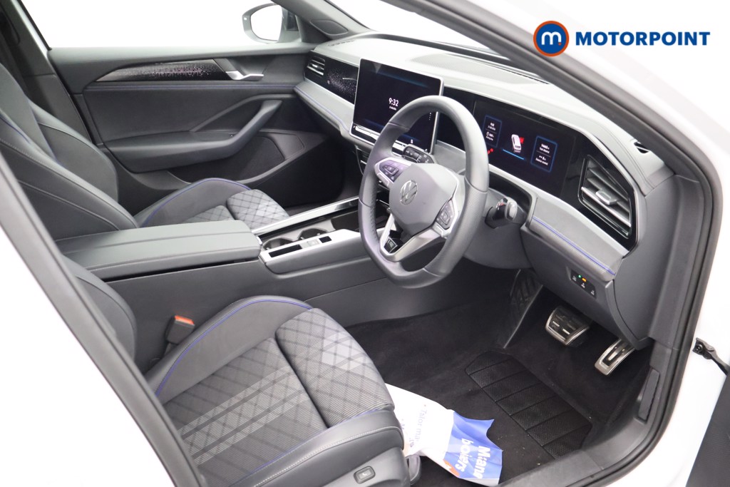 Volkswagen Passat R-Line Automatic Petrol Plug-In Hybrid Estate - Stock Number (1670947) - 21st supplementary image