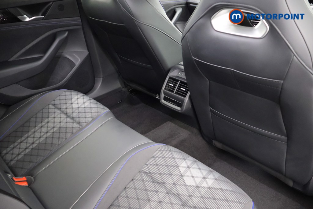 Volkswagen Passat R-Line Automatic Petrol Plug-In Hybrid Estate - Stock Number (1670947) - 25th supplementary image