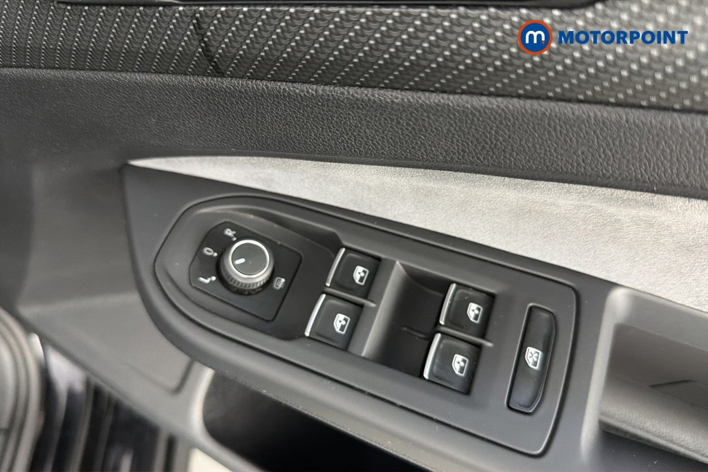 Volkswagen Golf R-Line Automatic Diesel Estate - Stock Number (1671742) - 19th supplementary image