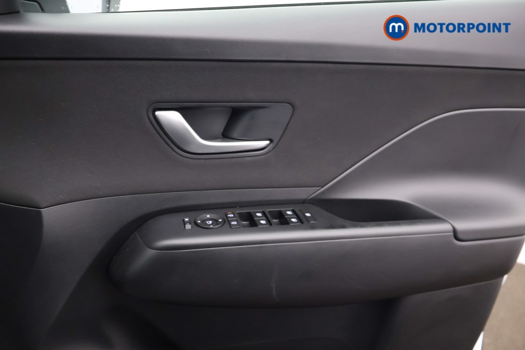 Hyundai Kona Advance Automatic Petrol-Electric Hybrid SUV - Stock Number (1672170) - 8th supplementary image