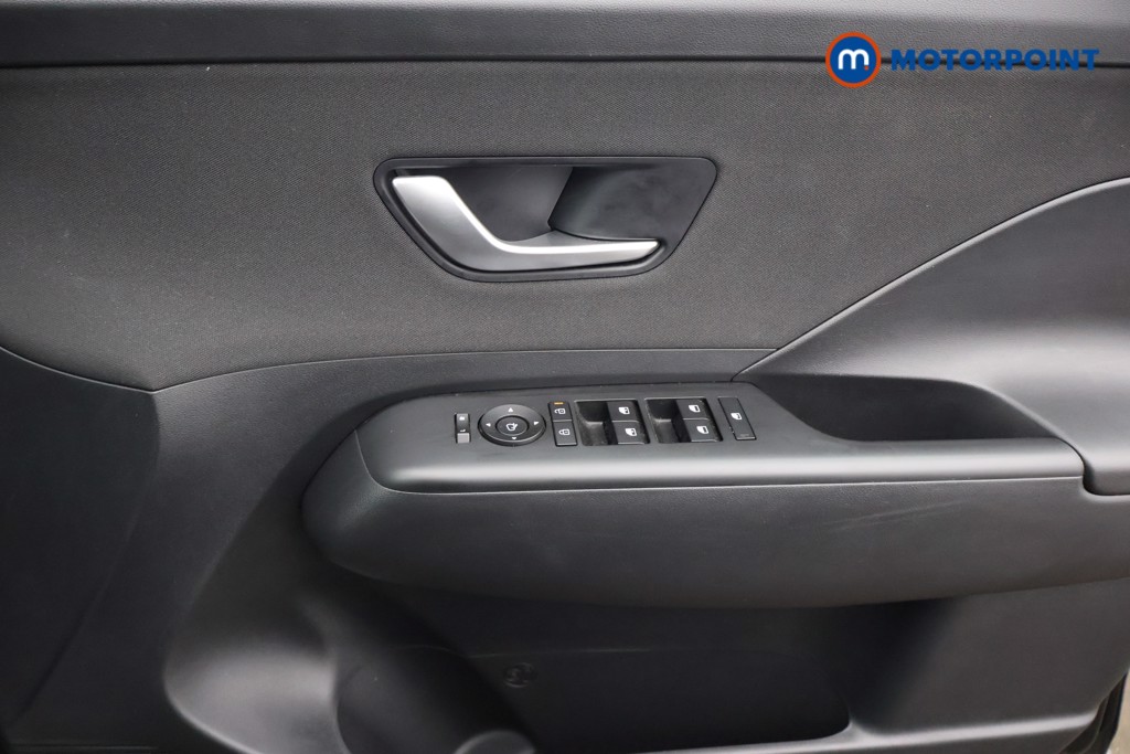Hyundai Kona Advance Automatic Petrol-Electric Hybrid SUV - Stock Number (1672177) - 1st supplementary image
