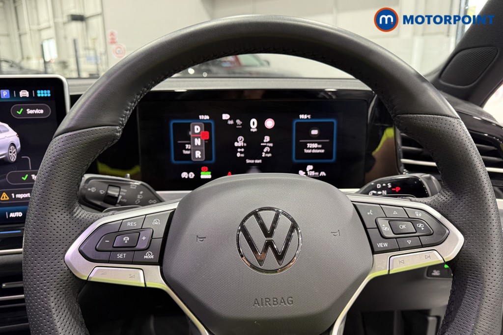 Volkswagen Passat R-Line Automatic Petrol Plug-In Hybrid Estate - Stock Number (1672182) - 5th supplementary image