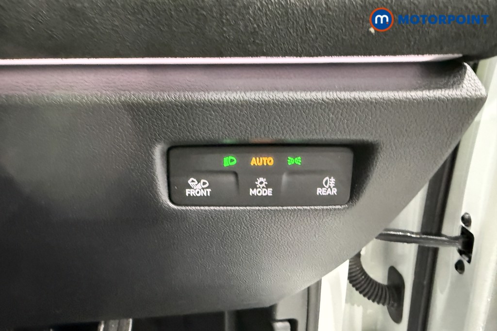 Volkswagen Passat R-Line Automatic Petrol Plug-In Hybrid Estate - Stock Number (1672182) - 6th supplementary image