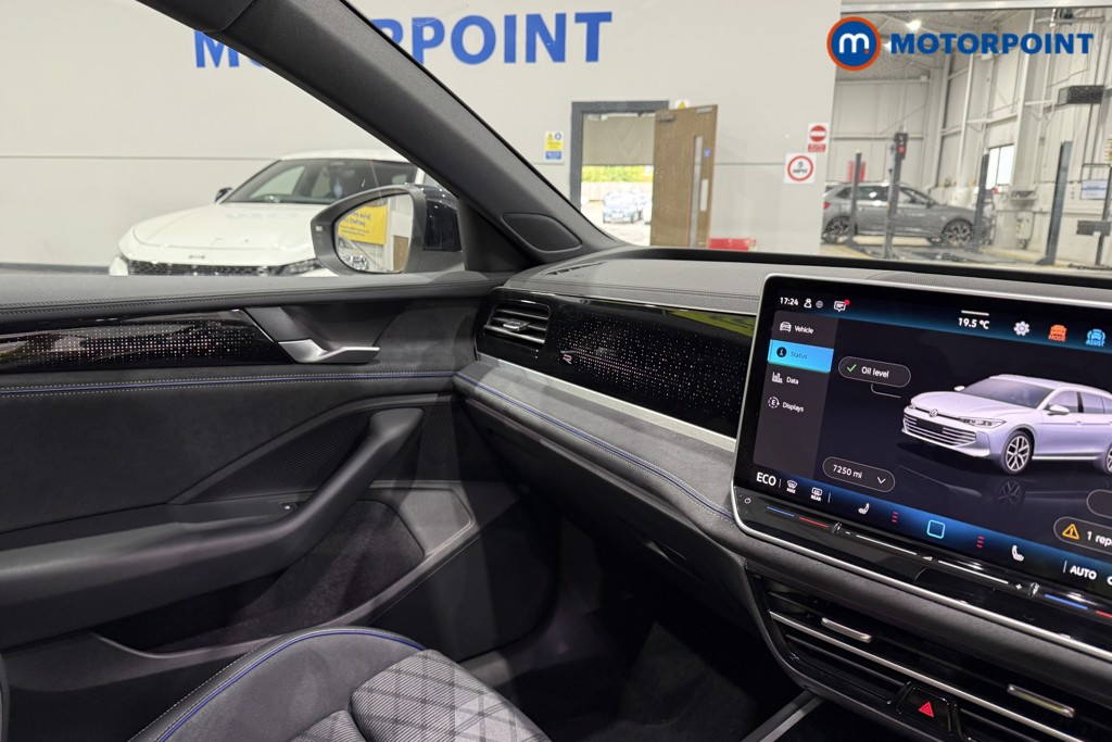 Volkswagen Passat R-Line Automatic Petrol Plug-In Hybrid Estate - Stock Number (1672182) - 7th supplementary image