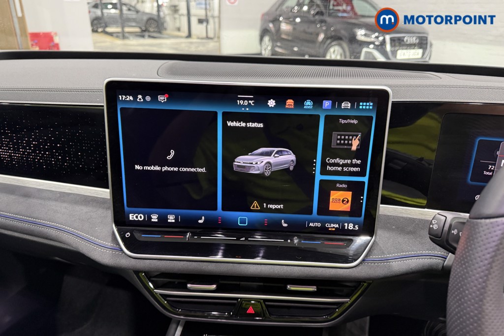Volkswagen Passat R-Line Automatic Petrol Plug-In Hybrid Estate - Stock Number (1672182) - 9th supplementary image