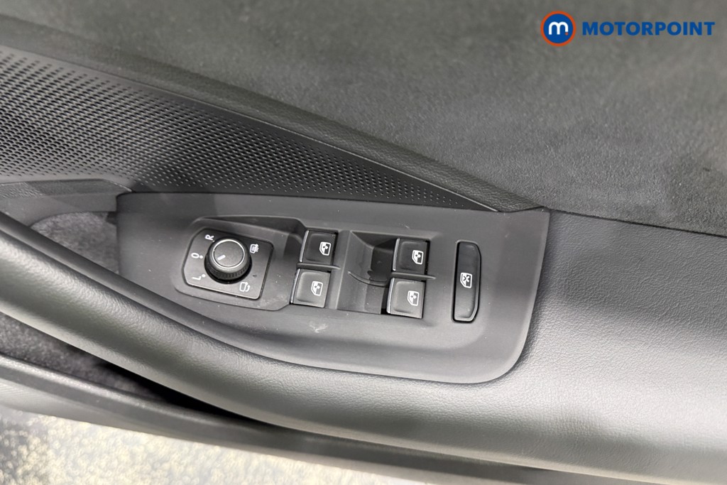 Volkswagen Passat R-Line Automatic Petrol Plug-In Hybrid Estate - Stock Number (1672182) - 15th supplementary image