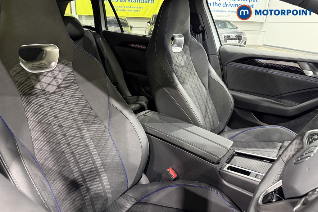 Volkswagen Passat R-Line Automatic Petrol Plug-In Hybrid Estate - Stock Number (1672182) - 17th supplementary image