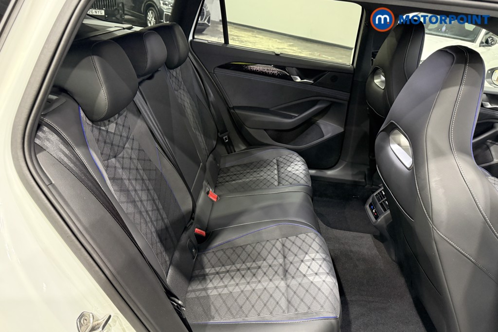 Volkswagen Passat R-Line Automatic Petrol Plug-In Hybrid Estate - Stock Number (1672182) - 19th supplementary image