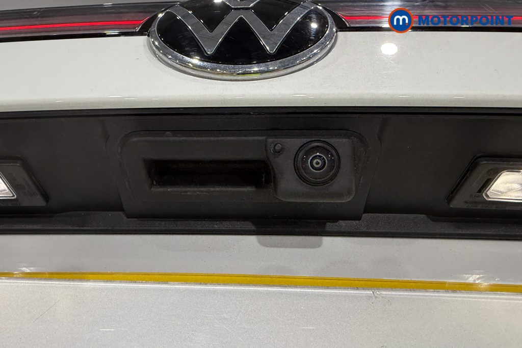 Volkswagen Passat R-Line Automatic Petrol Plug-In Hybrid Estate - Stock Number (1672182) - 22nd supplementary image