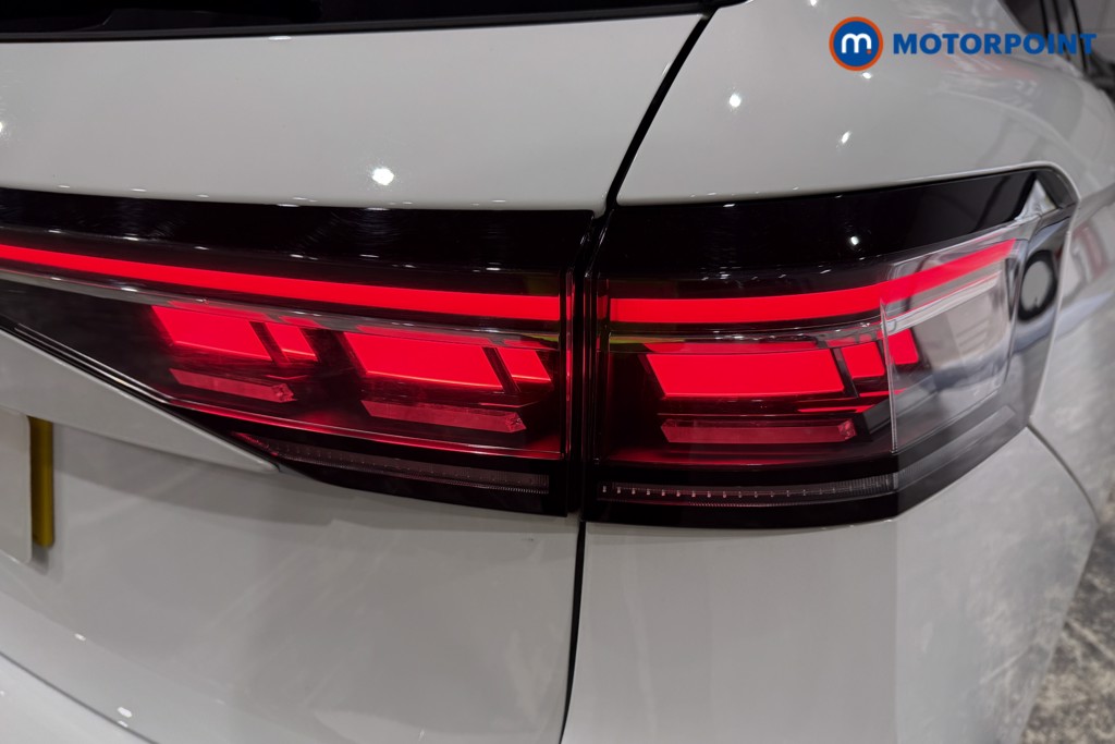 Volkswagen Passat R-Line Automatic Petrol Plug-In Hybrid Estate - Stock Number (1672182) - 23rd supplementary image